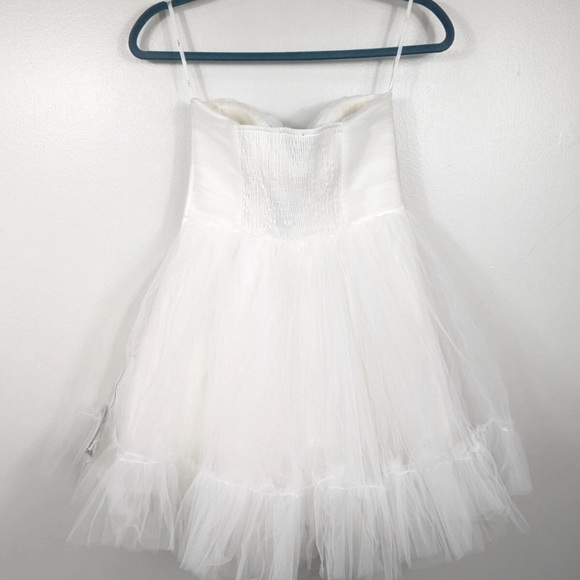 NWT Lulus Lovely Flirtation White Tulle Strapless Bustier Mini Dress Size Small - Picture 4 of 5